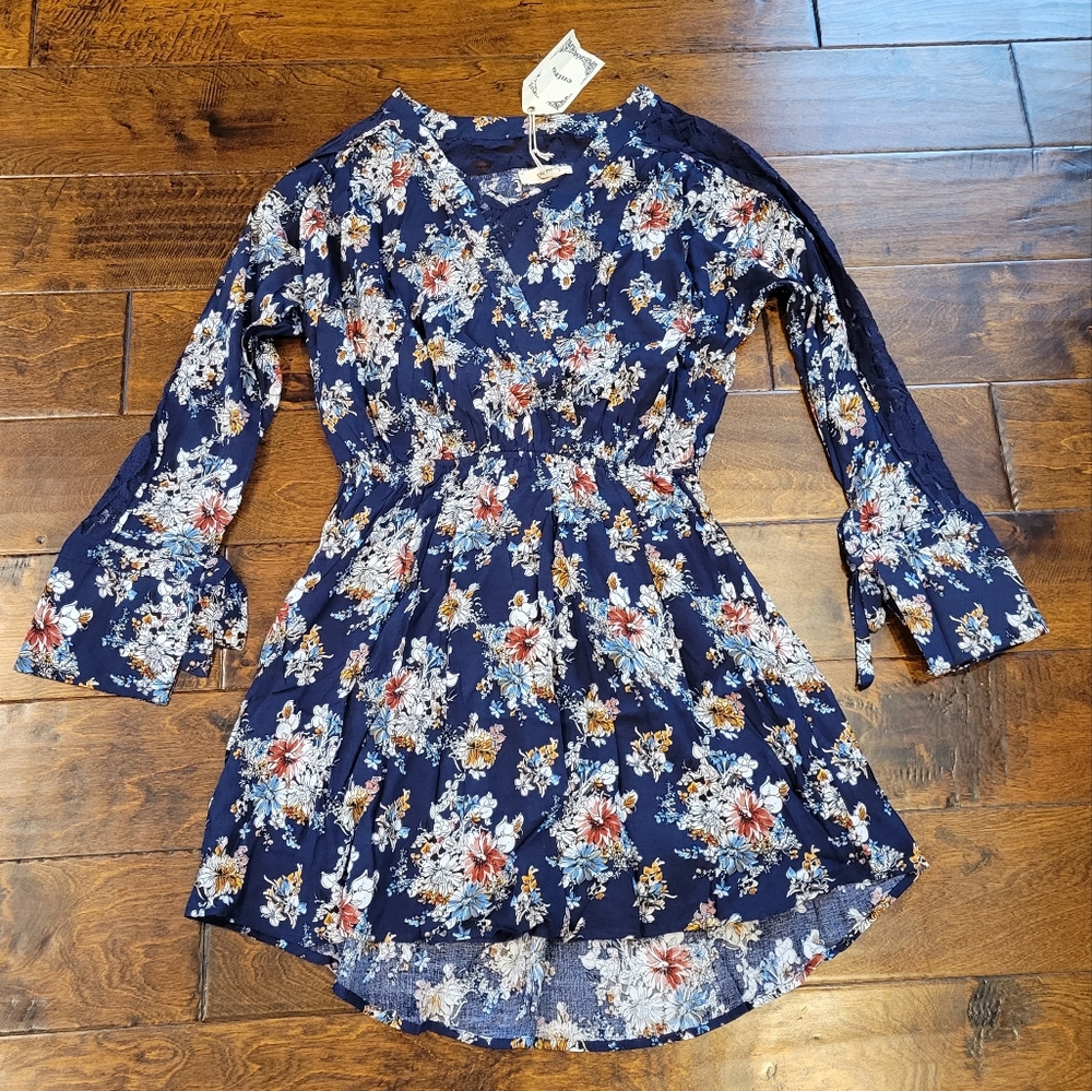 NWT Entro Dress Size S Navy Floral